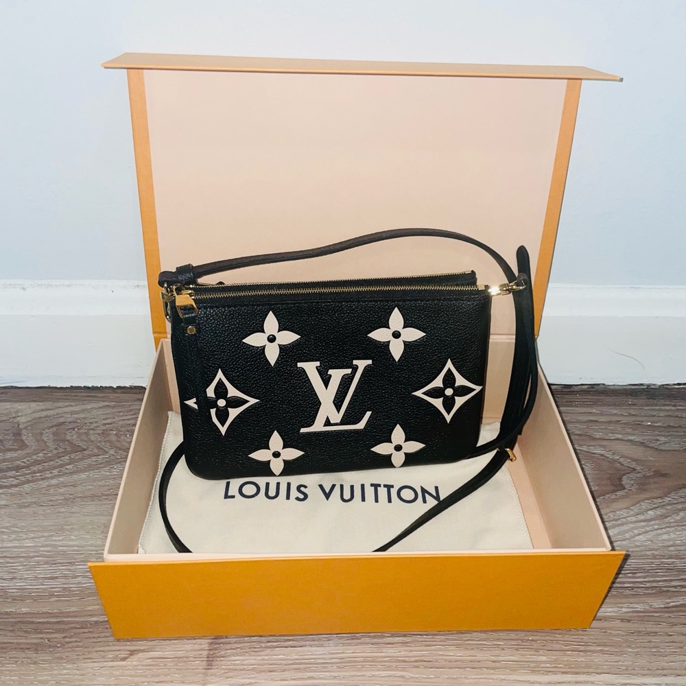 BRAND NIB Louis Vuitton Double Zip Pochette Crossbody🖤